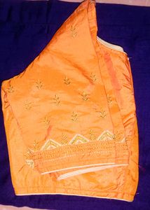 👌NewGajar Orange Colour Paded Blause👌