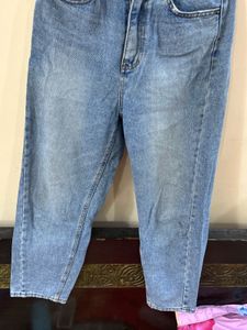 Light Wash Cropped Jeans