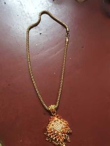 Elegant Gold Pendant Necklace