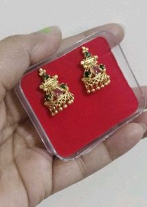 💕Brand new gold plated earrings 💕