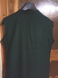 Green Sleeveless Button-Down Top
