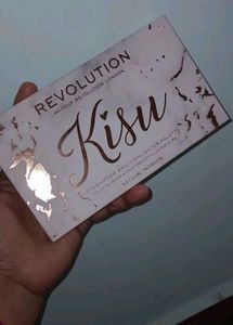 Revolution Kisu Palette