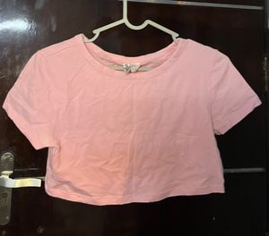 Chic Pink Cropped T-Shirt