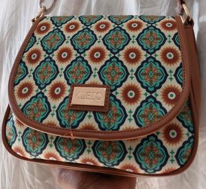 Kleio Brawn New Sling Bag