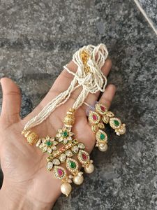 Elegant Pearl Necklace and Earrings Set
