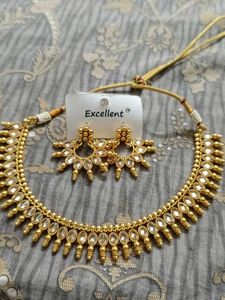 Elegant Gold Tone Necklace & Earring Set