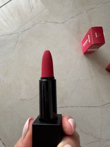 Nykaa Ultra Matte Lipstick Madhu color