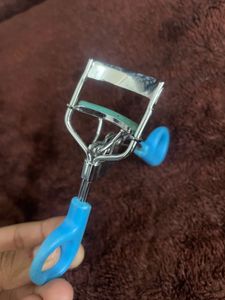 Blue Eyelash Curler