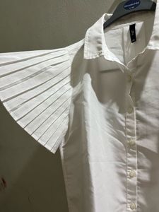 Elegant White Pleated Sleeve Top