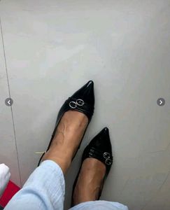 Chic Black Heels 🖤
