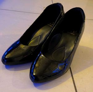 cute Black Patent Block Heels