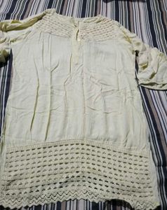 Elegant Yellow Kurta with Lace Detail