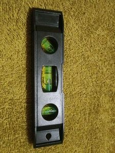 Magnetic Level - 6 Inch Bubble Measuring Tool