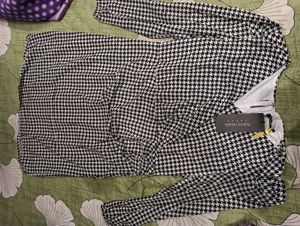 Chic Houndstooth Dress