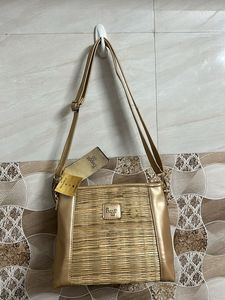 Stylish Gold Crossbody Bag Thoda damage hai photos