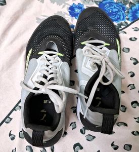 Stylish Mesh Sneakers for Active Lifestyles