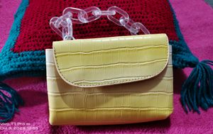 Beautiful Leather Yellow Purse 👜