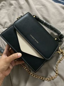 Chic Black &amp; Cream Chain Strap Shoulder Bag