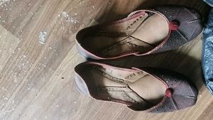 Elegant Flat Juttis for Women
