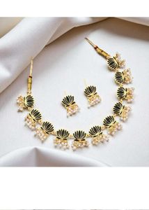Lotus Design Necklace with Earrings