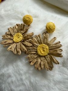 Daisy Raffia Earrings