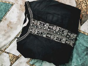 Elegant Black Embroidered Kurta