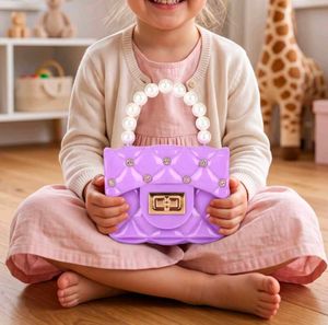 Cute Pearl Handle Quilted Handbag