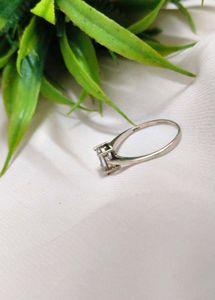 Elegant Oval Peridot Ring
