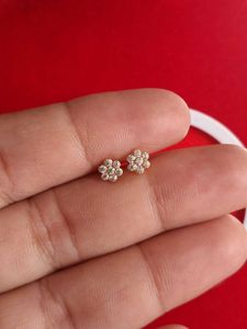 Sparkling Flower Stud Earrings
