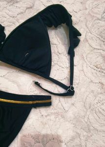Chic Black Ruffled Bikini set