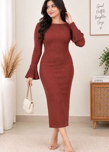 Elegant Ribbed Knit Midi Dress