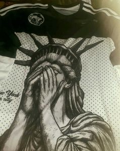 Unique Statue of Liberty Graphic T-Shirt (size-L)