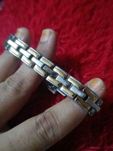 Elegant Women's Times Watch