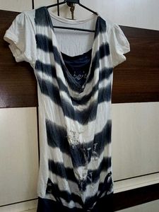 White Simple Sober Top