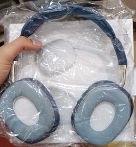 P9 White Wireless Headphones