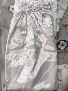 Elegant White Kurta Set with Floral Embroidery
