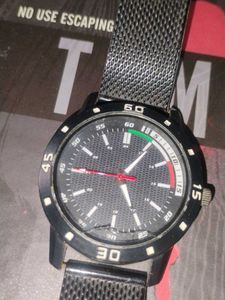 Stylish Black Mesh Strap Watch