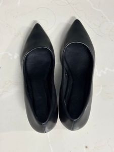 Classic Black Pointed Toe Heels