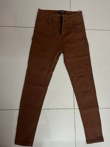 High-Waisted brown jeans
