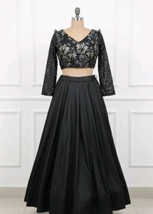 Beauty in black 😍