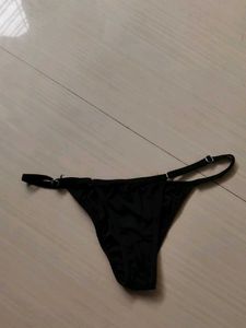Black bikini