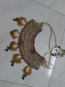 Exquisite Kundan Necklace & Earrings Set