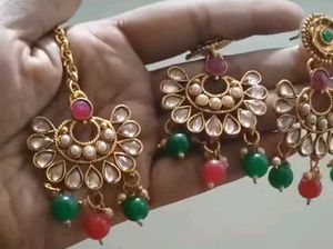 Exquisite Kundan &amp; Pearl Choker Necklace Set
