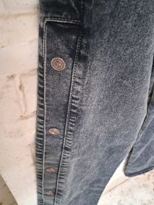 branded buttoned jeans