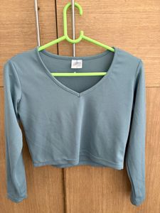 Blue V-Neck Long Sleeve Cropped Top