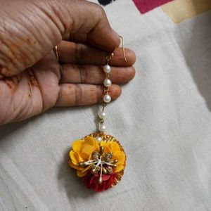 Floral Hair Accessories 'Maang Tikka'