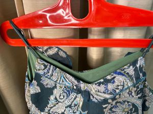sleeveless  top