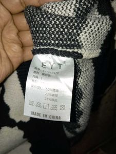 E Y T knitted pullover sweater
