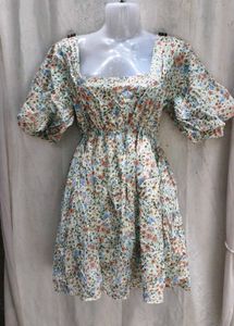 I. Floral Print Puff Sleeve Dress
