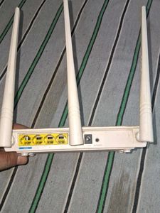 Tenda WiFi Router pick up 1